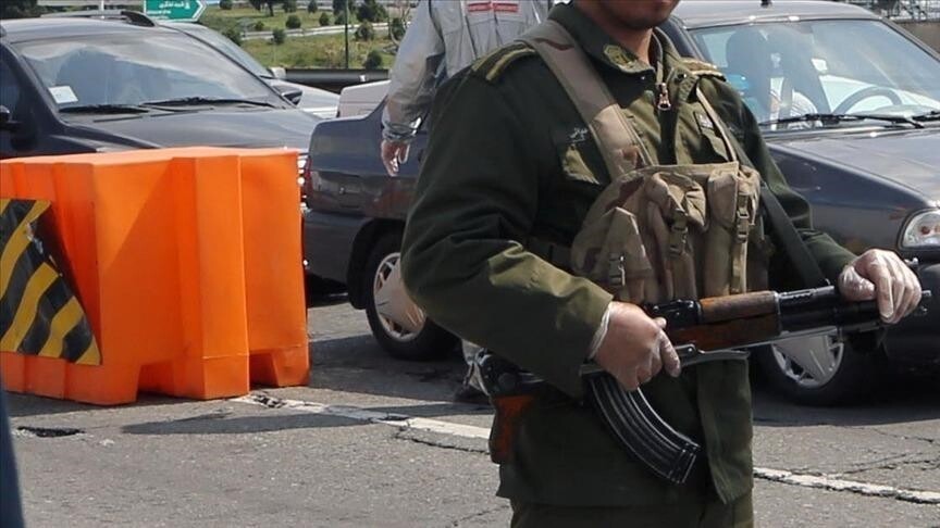 Persona të armatosur qëllojnë për vdekje një oficer policie në Iran