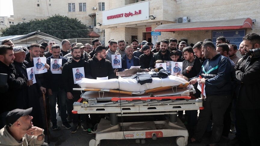 İsrail'in Gazze'ye saldırılarında hayatını kaybeden Al Jazeera muhabiri son yolculuğuna uğurlandı