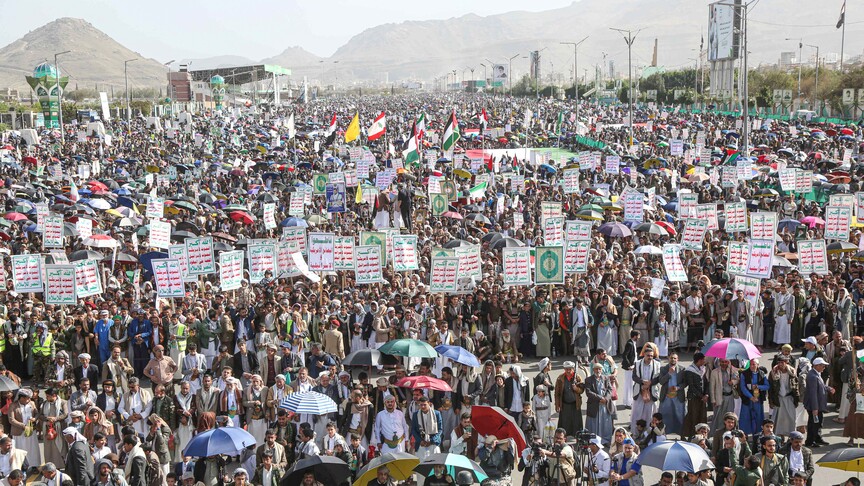 Yemen'de binlerce kişi Filistin ve Lübnan'a destek gösterisi düzenledi