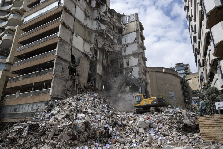 Sulmet izraelite vrasin 24 persona në Libanin jugor  goditën 52 zona në orët e fundit