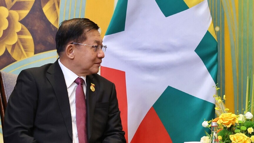 Ish kreu i juntës bën betimin si president i ri i Mianmarit