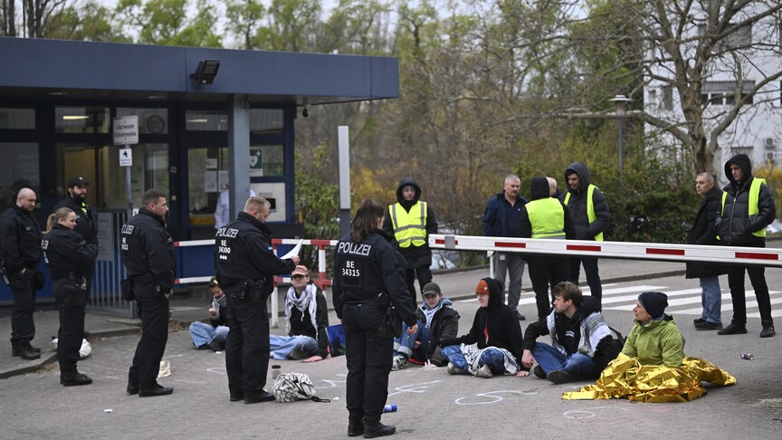 Berlin’de, İsrail’e silah sağladığı gerekçesiyle Rheinmetall şirketi protesto edildi