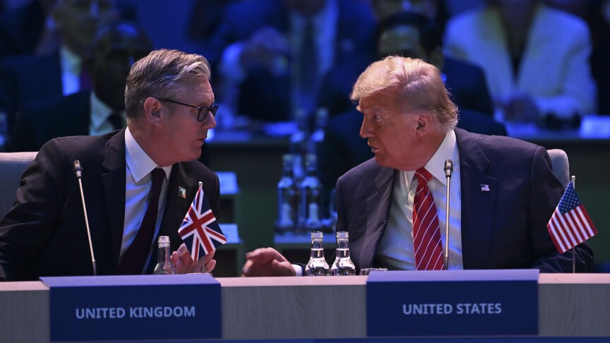 Starmer ve Trump, ABD-İran ateşkesini ve Hürmüz Boğazı'ndaki gelişmeleri görüştü