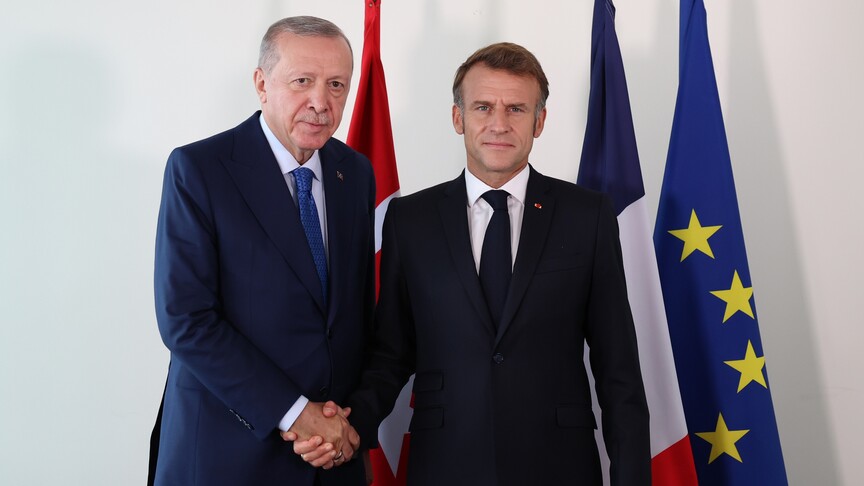 Cumhurbaşkanı Erdoğan, Fransa Cumhurbaşkanı Macron ile telefonda bölgesel ve küresel konuları görüştü