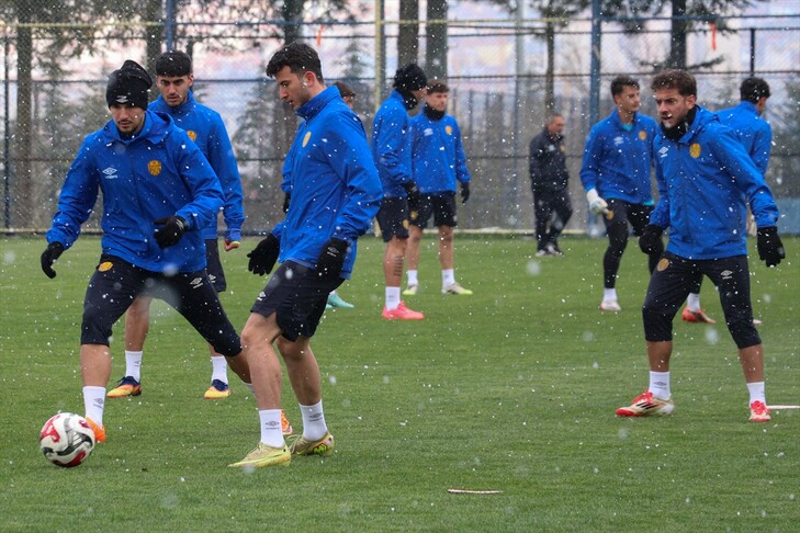**Ankaragücü Play-Off'u Garantilemek İstemektedir**