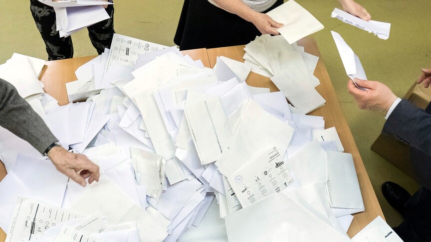 Macaristan genel seçim için yarın sandık başına gidiyor