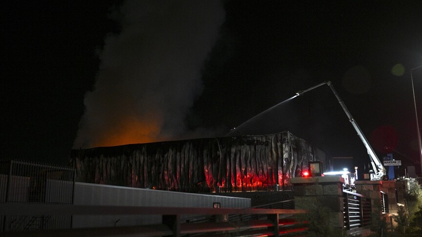 Ankara'da ilaç fabrikasında çıkan yangına müdahale ediliyor