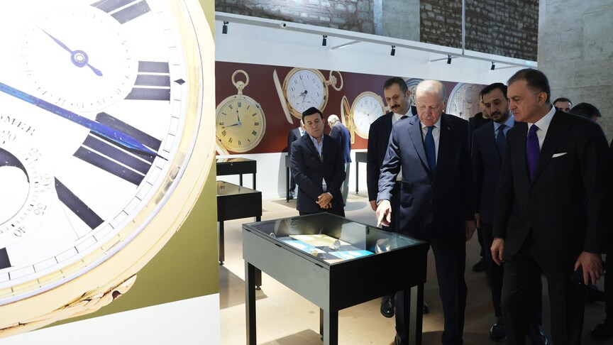 Cumhurbaşkanı Erdoğan, "Muhteşem Cep Saatleri Koleksiyonu" sergisini gezdi
