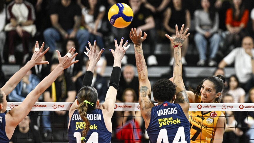 Fenerbahçe Medicana, Vakıfbank'ı 3-1 mağlup etti