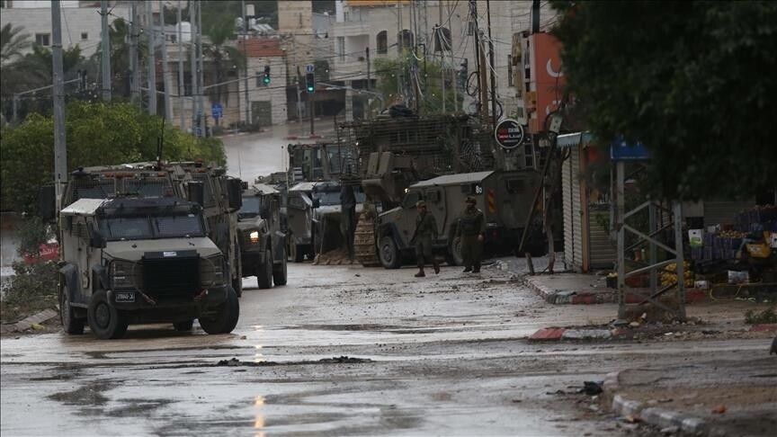 مقتل فلسطيني برصاص مستوطنين وسط الضفة