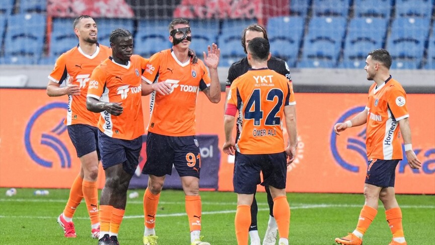 RAMS Başakşehir, Süper Lig'de 3 maç sonra kazandı