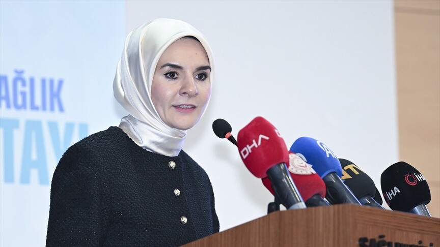 Bakan Göktaş: Sosyal ağ sağlayıcılara ve oyun platformlarına, çocukların korunmasını esas alan yükümlülükler getiriyoruz