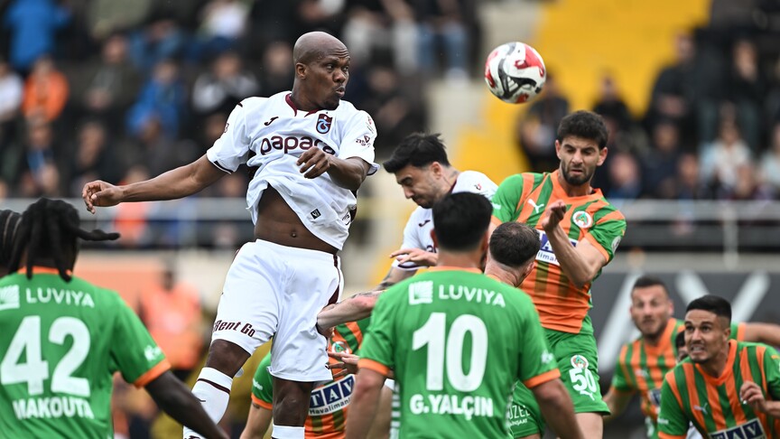 Corendon Alanyaspor ile Trabzonspor 1-1 berabere kaldı