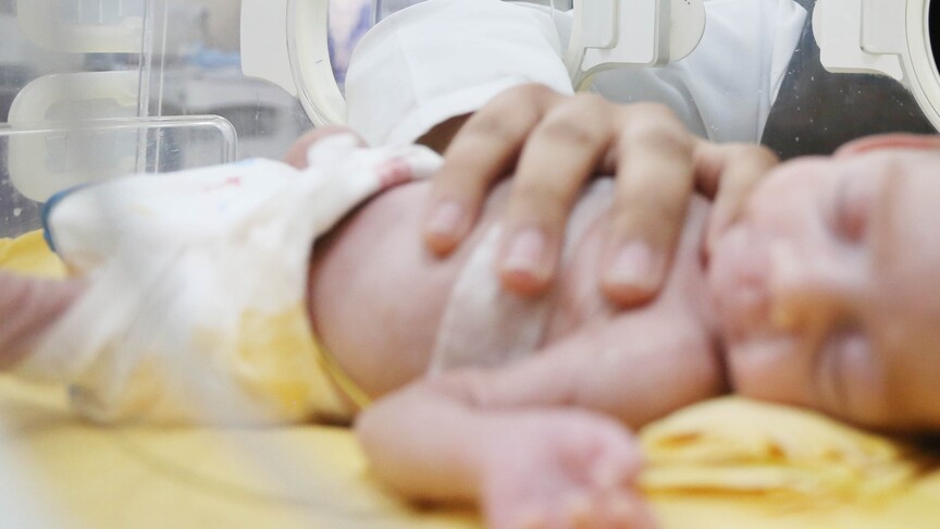 İsrail'in yardım girişini kısıtladığı Gazze'de bebek bezi sıkıntısı derinleşiyor