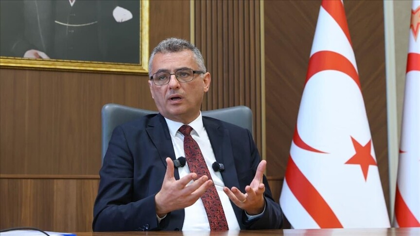 KKTC Cumhurbaşkanı Erhürman'dan GKRY'de Türk ve KKTC bayraklarının yakılmasına tepki