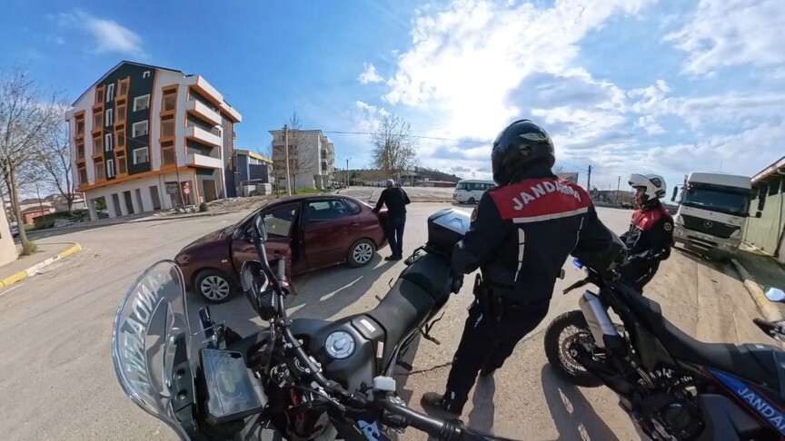 Kocaeli'de fenalaşan sürücüyü jandarma hastaneye yetiştirdi