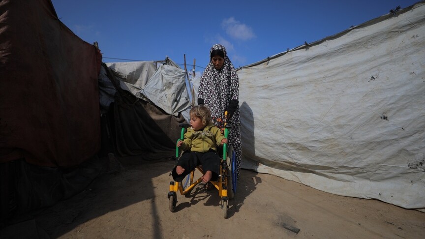 İsrail saldırısında yaralanan 4 yaşındaki Kamer, yeniden yürüyebilmenin hayalini kuruyor