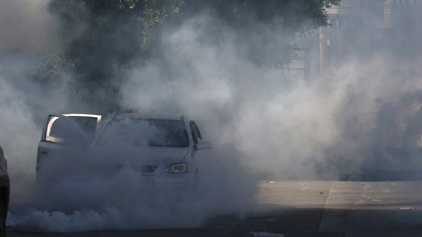 İsrail askerleri Batı Şeria'da okula giden Filistinli öğrencilere ses ve gaz bombası attı