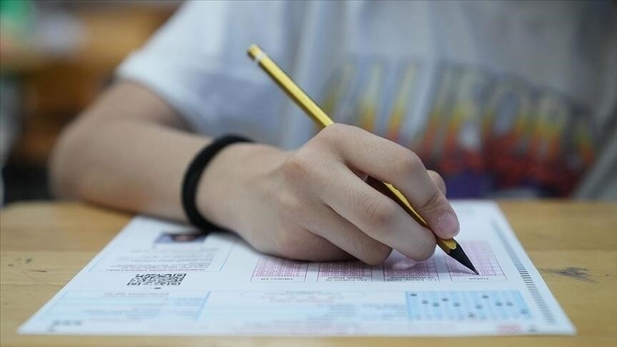 Liselere Geçiş Sistemi (LGS) kapsamındaki merkezi sınavın başvuru süresi 15 Nisan Çarşamba gününe kadar uzatıldı