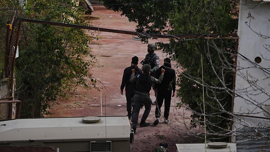 İsrail askerleri işgal altındaki Doğu Kudüs'te 10 Filistinliyi gözaltına aldı