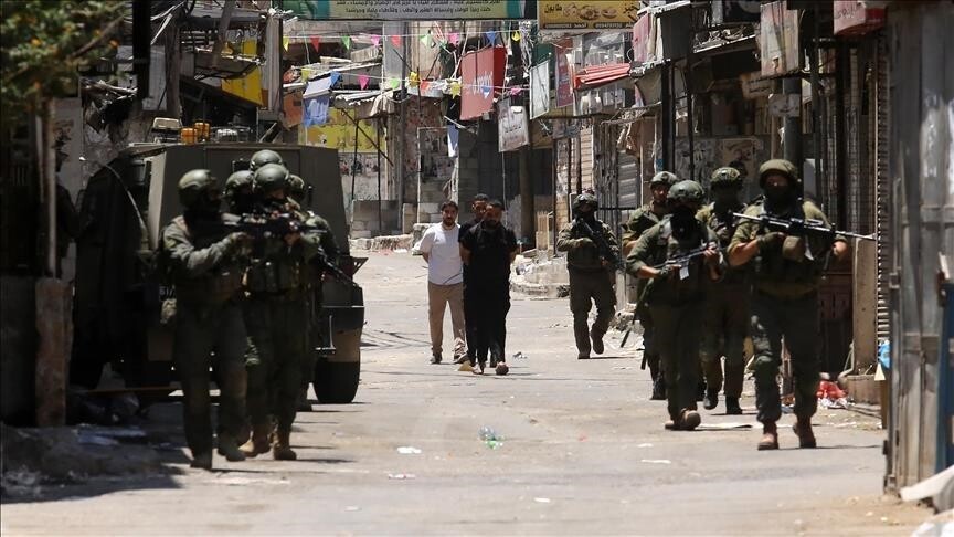 Ushtria izraelite arreston 30 palestinezë në bastisjet në Bregun Perëndimor