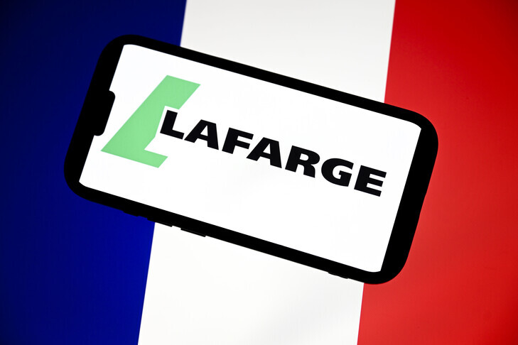 Kompania franceze e çimentos Lafarge shpallet fajtore për financim të terrorizmit në Siri