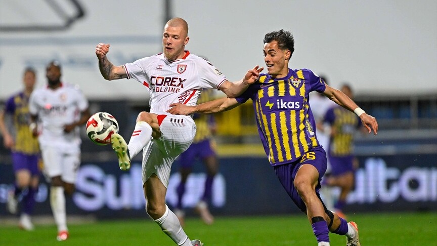 Samsunspor, deplasmanda ikas Eyüpspor'u 2-1 yendi