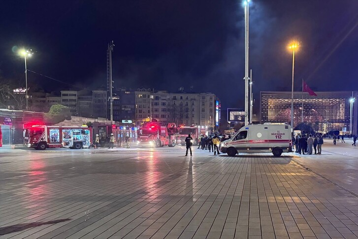Taksim metro istasyonundaki asansörde çıkan yangın söndürüldü