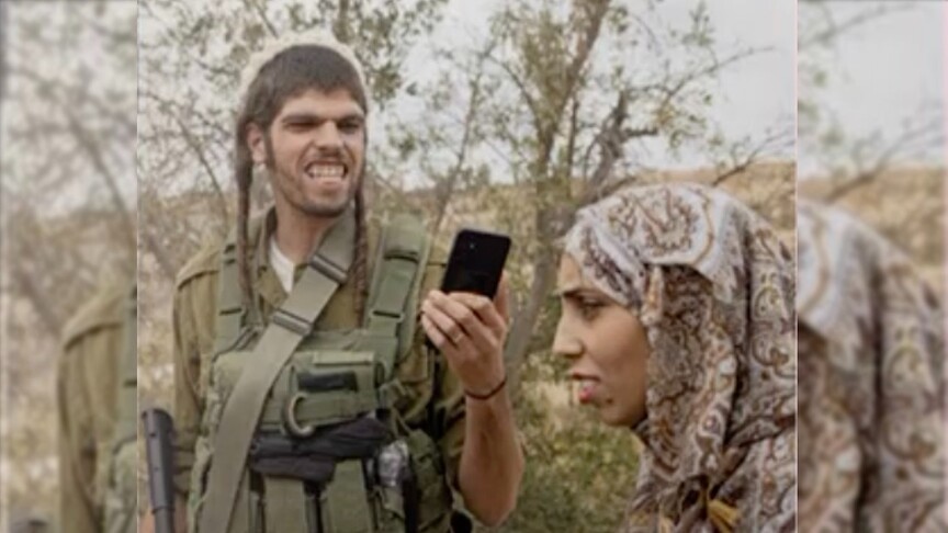 İşgal altındaki Batı Şeria'da Filistinli kadınla alay eden İsraillinin fotoğrafı gündem oldu