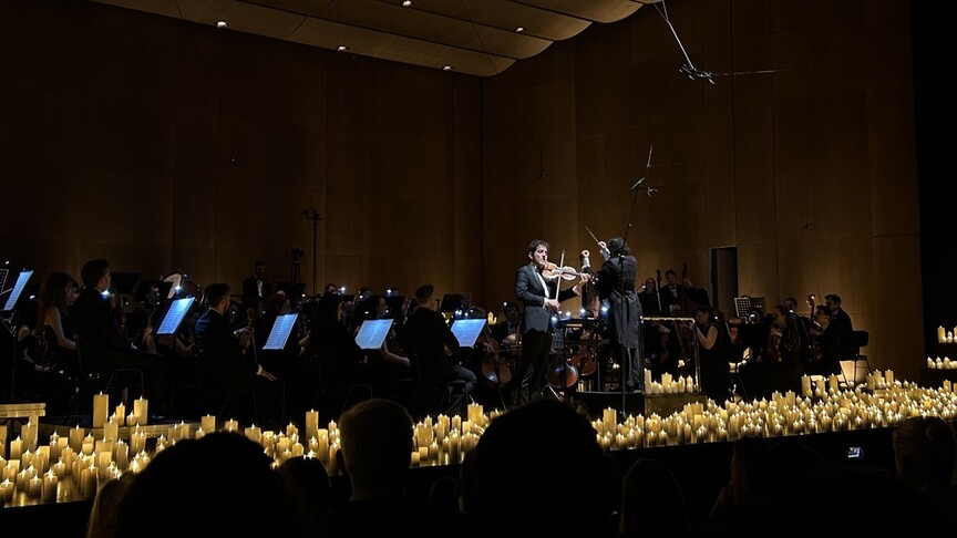 Elvin Hoxha Ganiyev, İstanbul Filarmoni Orkestrası eşliğinde AKM’de sahne aldı