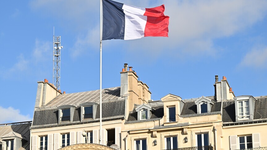 Pallati Elysee i Francës kontrollohet nga policia financiare dhe ajo kundër korrupsionit