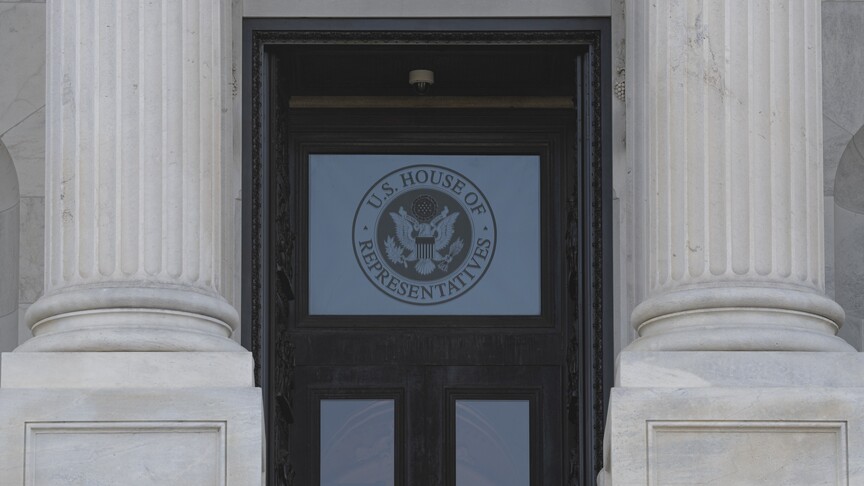 ABD Senatosu, Trump'ın İran'a saldırılarını kısıtlayan "savaş yetkileri" tasarısını reddetti