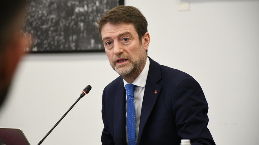 Ministri Hoxha  Respektimi i të drejtave të shqiptarëve  element thelbësor në përparimin e marrëdhënieve me Serbinë