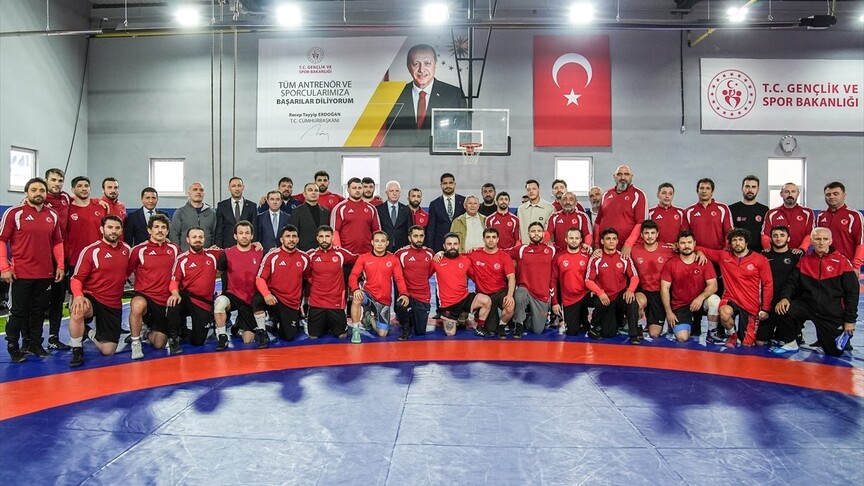 Grekoromen Güreş Milli Takımı Avrupa şampiyonası öncesi basınla buluştu