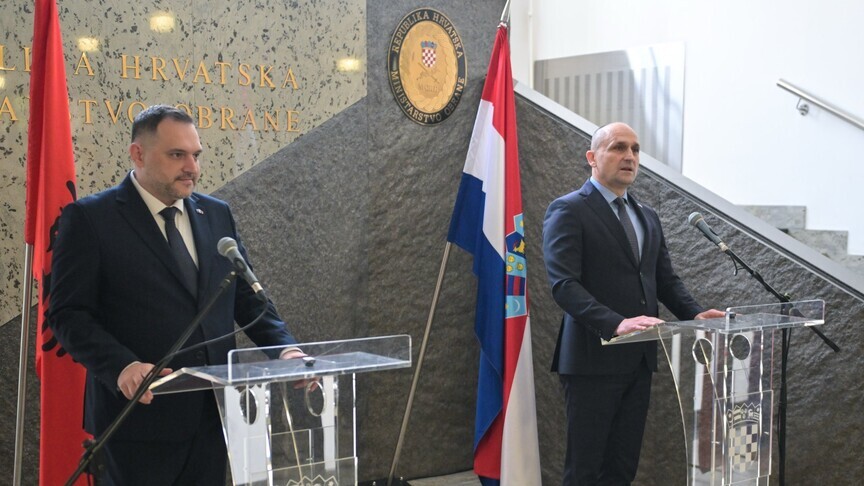 Ministri kroat i Mbrojtjes takon homologun shqiptar  Nuk jam i shqetësuar për armatosjen e Serbisë