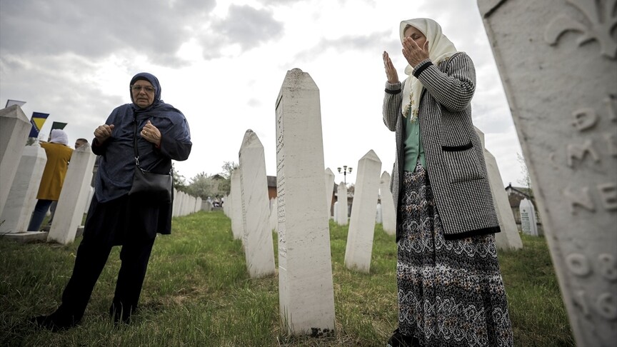 Bosna Hersek'teki Ahmiçi Katliamı'nın 33. yılında hayatını kaybedenler anıldı