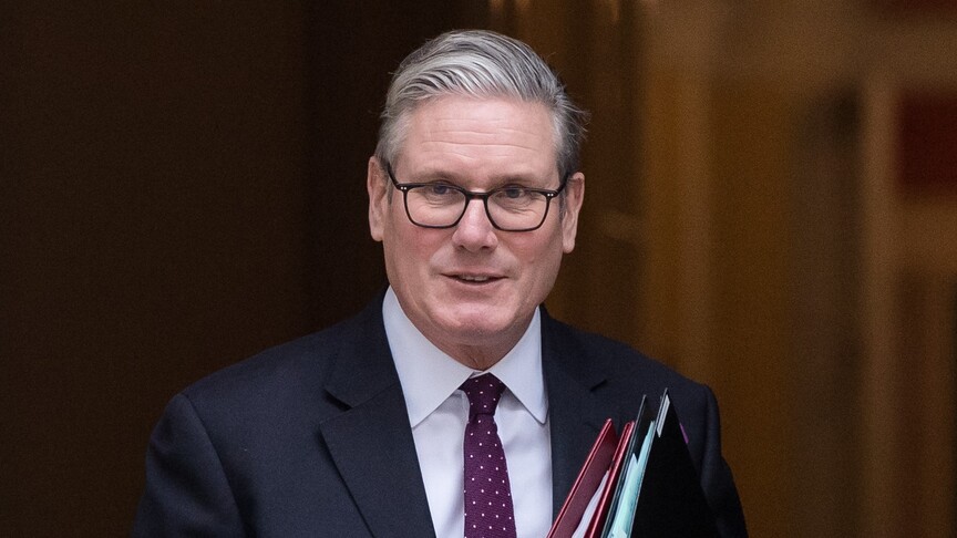 İngiltere Başbakanı Starmer, sosyal medya şirketlerine çocuk güvenliği için baskıyı artırıyor