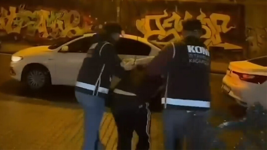 Kırmızı bültenle aranan suç örgütü elebaşı İstanbul'da yakalandı
