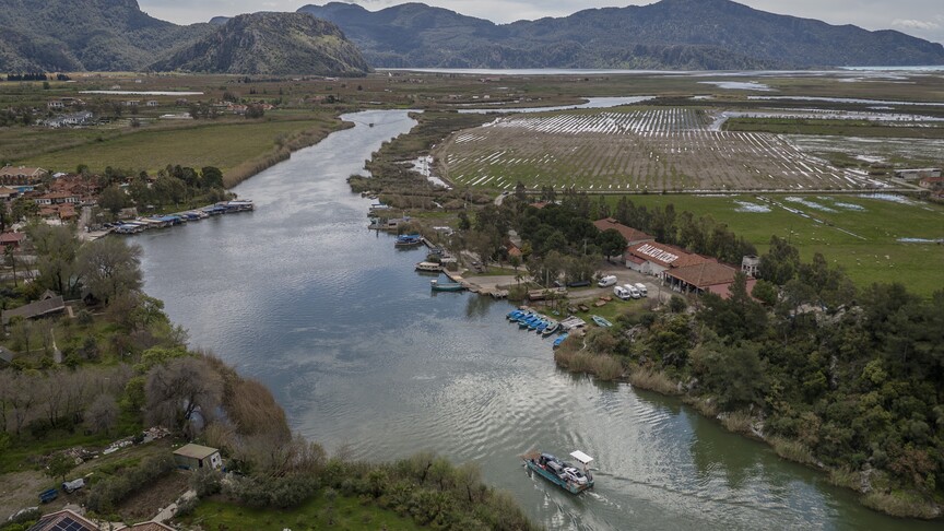 Türkiye'nin en kısa feribot hattı 50 saniyede iki yakayı buluşturuyor