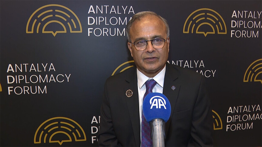 EİT Genel Sekreteri Khan, "bölgeselcilik fikrinin yeniden ele alınması gerektiğini" söyledi