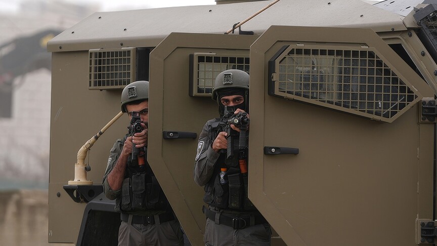 Filistin topraklarını gasbeden İsraillilerin Batı Şeria'daki saldırısında bir Filistinli yaralandı