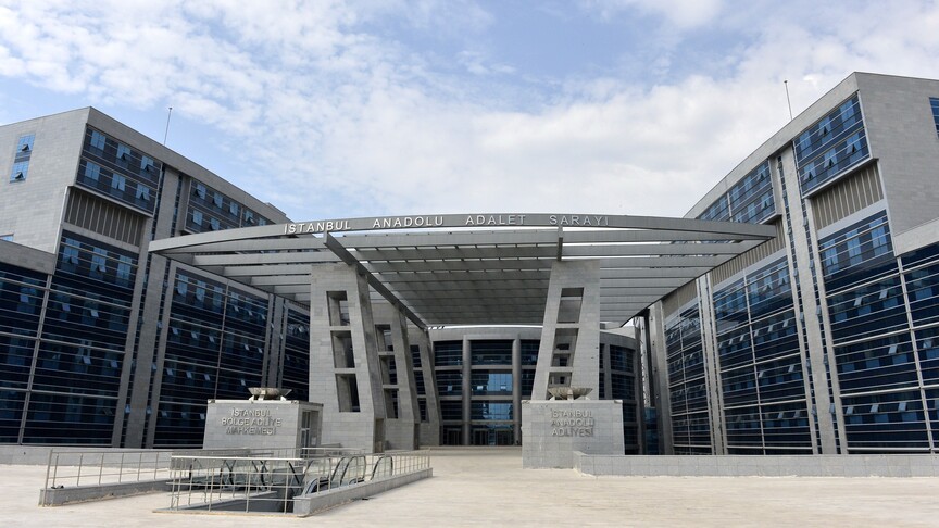 Ataşehir Belediyesine yönelik operasyonda 18 şüpheli gözaltına alındı