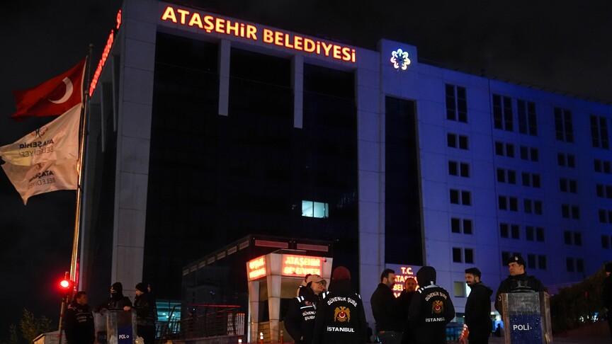 Ataşehir Belediyesinde 20 şüpheli gözaltına alındı