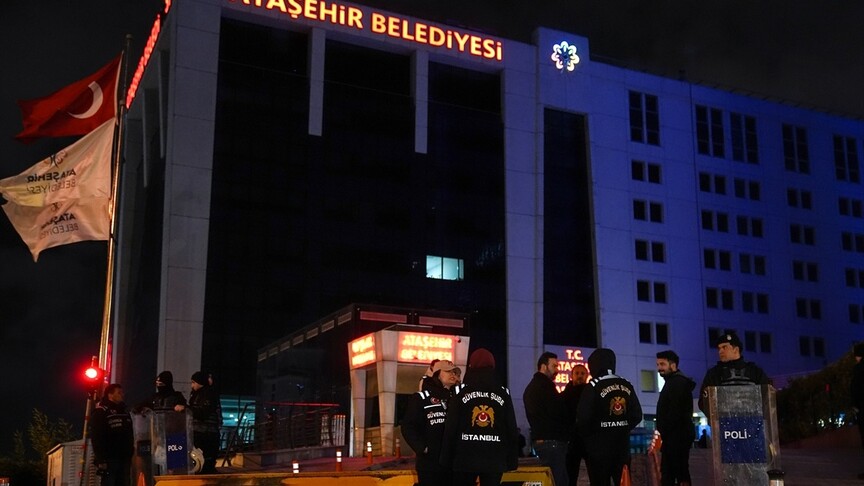 Ataşehir Belediyesine yönelik operasyonda 18 şüpheli gözaltına alındı