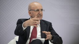 Bakan Şimşek: Riskleri azaltmaya ve fırsatları çeşitlendirmeye yatırım yapmak zorundayız