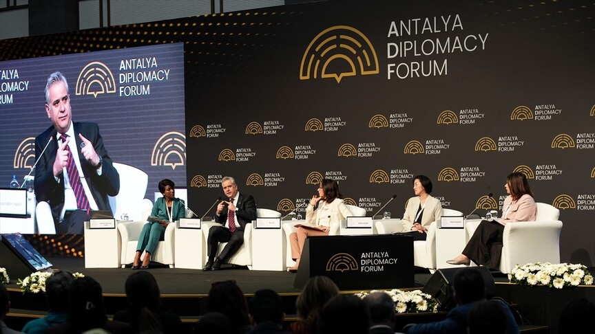 Antalya Diplomasi Forumu kapsamında "Kültürel Diplomasi" paneli düzenlendi