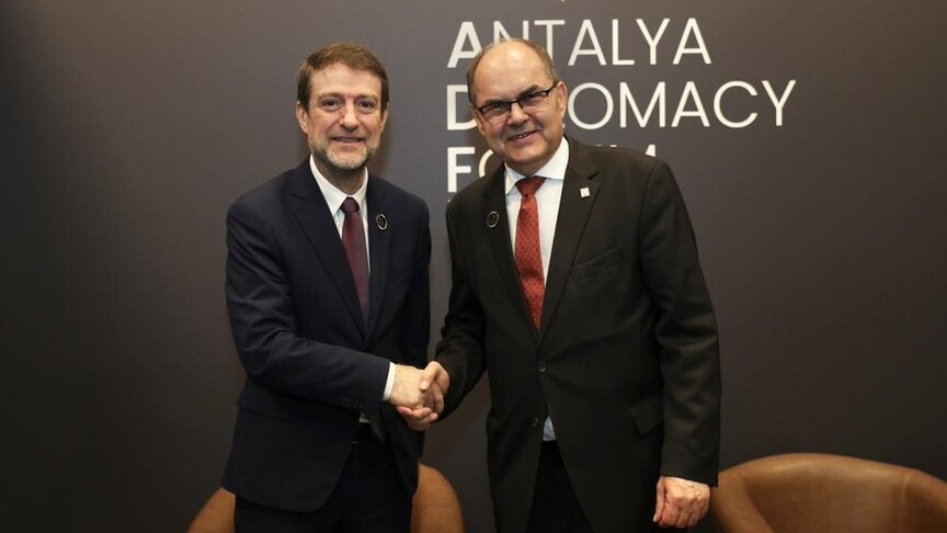 Ministri i jashtëm Hoxha  Shqipëria mbështet fuqishëm sovranitetin dhe integritetin territorial të Bosnjë e Hercegovinës