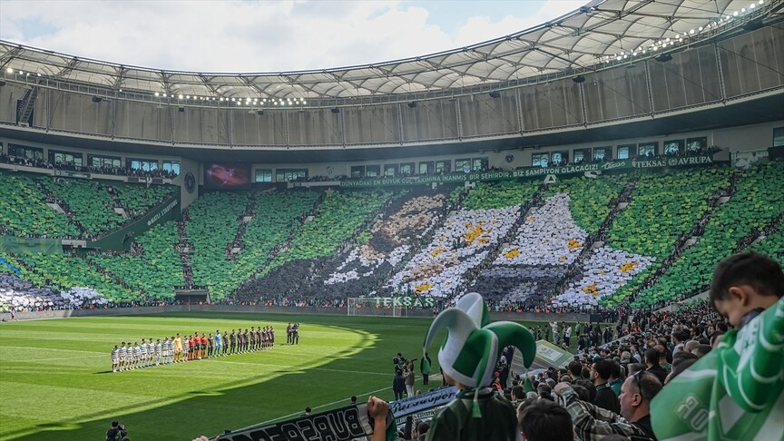 Bursaspor şampiyonluğunu ilan ederek 1. Lig'eyükseldi