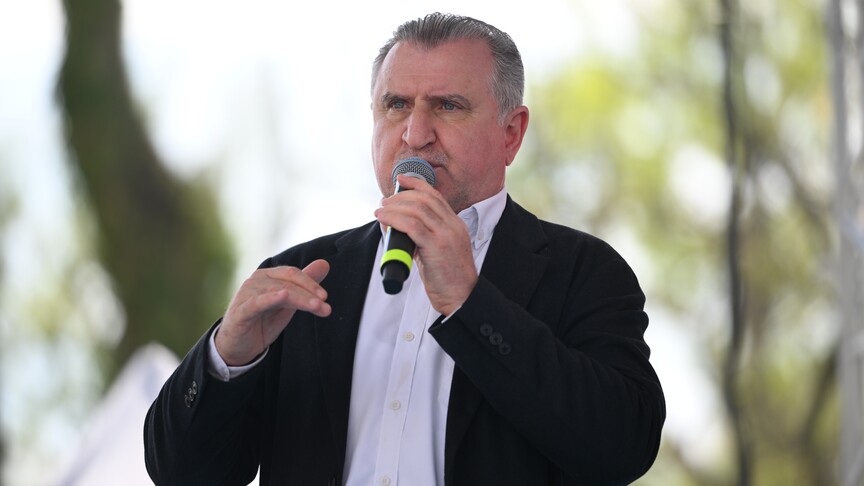 Gençlik Bakanı Bak: Çocukları dijital dünyadan uzak tutmak gerekiyor