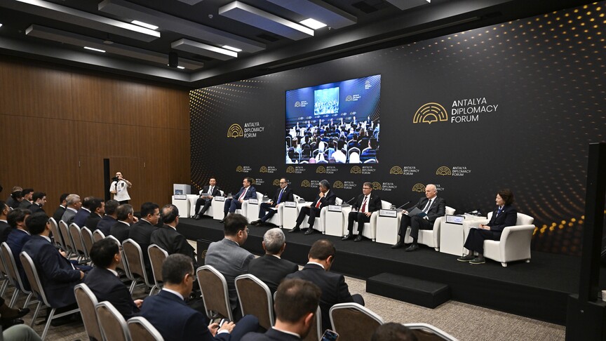 Antalya Diplomasi Forumunda Türk Entegrasyonuna Panel Örgütüldü